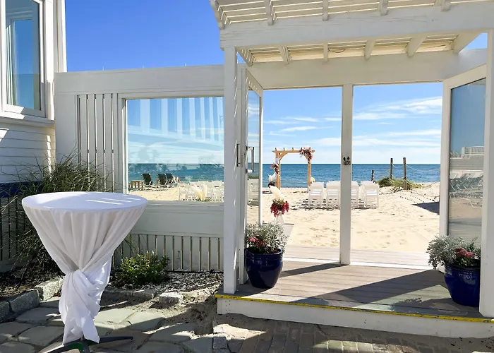 By The Sea Guests Bed & Breakfast And Suites