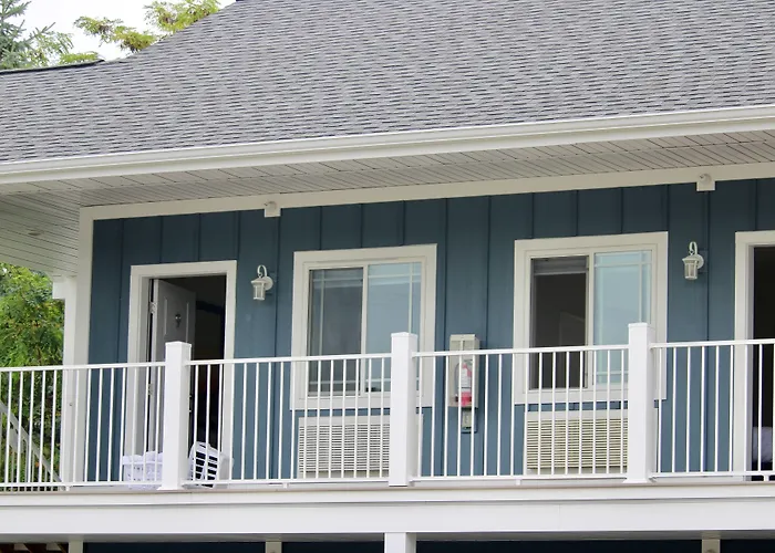 Empire Lakeshore Inn