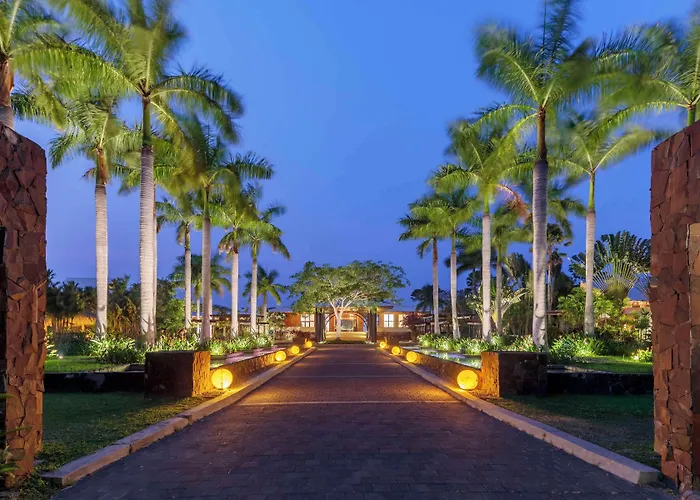 Indura Beach & Golf Resort Curio Collection By Hilton