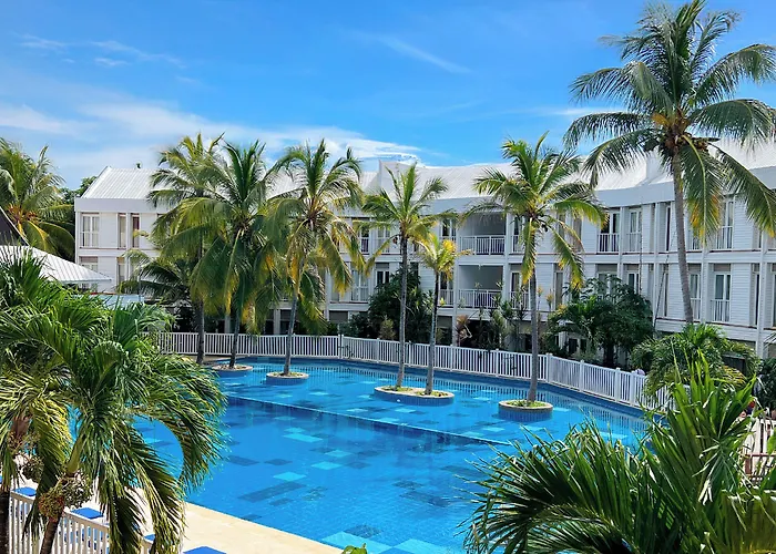 Hotel Blue Cove By On Vacation