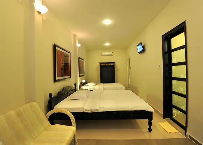 Hue Nino Hotel