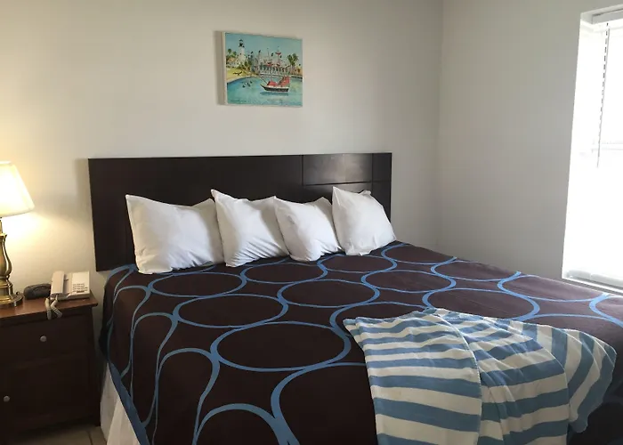 Port Isla Inn