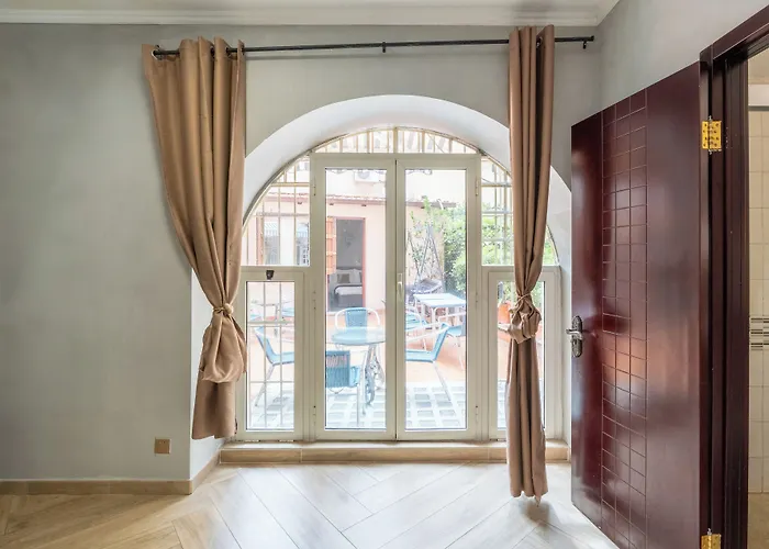 Portafortuna Guesthouse - Close To Colosseum