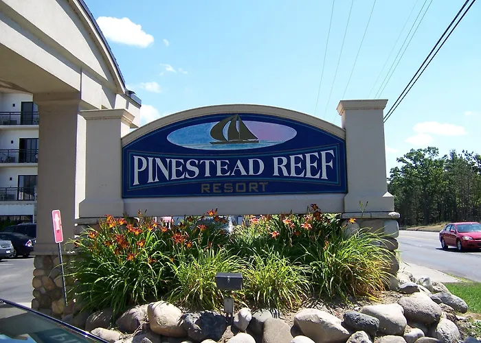 Pinestead Reef Resort