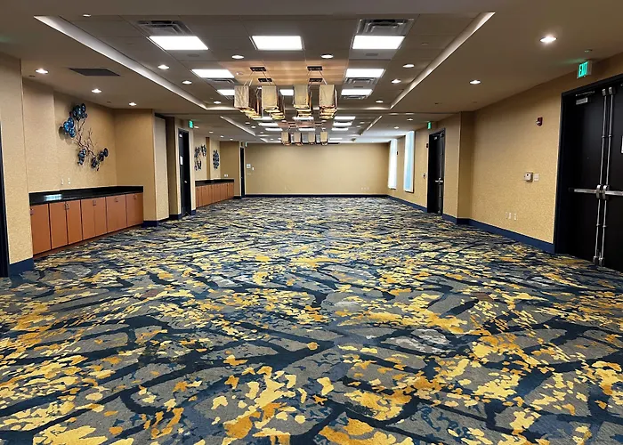 Holiday Inn Hotel & Suites Gateway By Ihg
