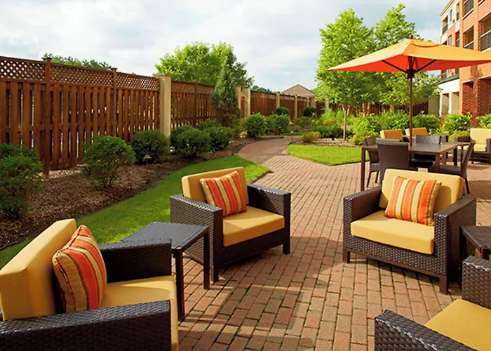 Courtyard By Marriott Akron Stow