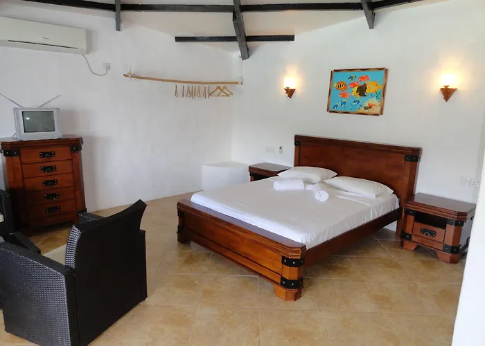 Lazare Picault Hotel