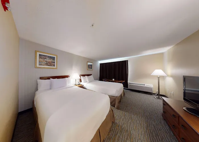 Ramada By Wyndham Strasburg - Shenandoah Valley