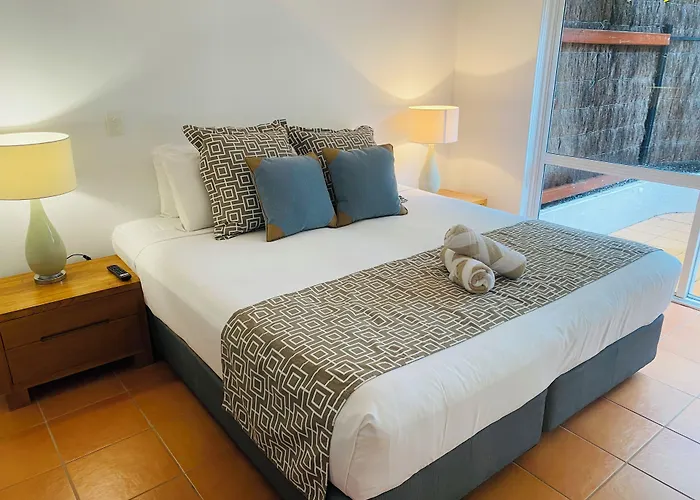 Beachview Apartments At Villa Paradiso Palm Cove