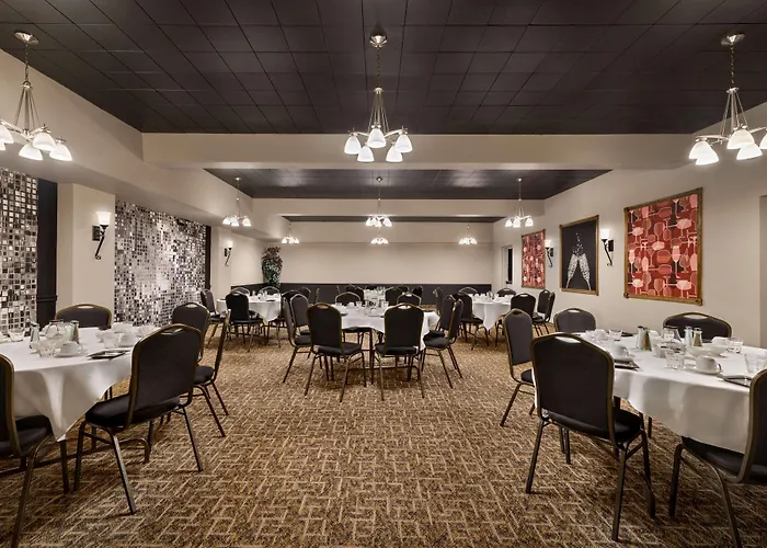 Super 8 By Wyndham Sarnia On Hotel