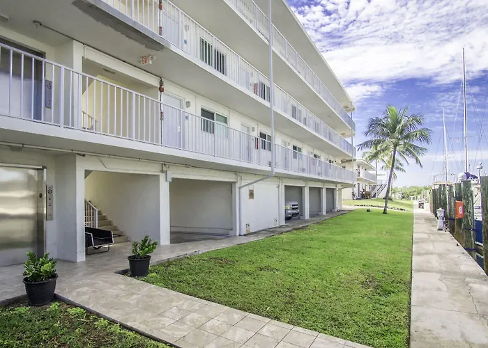 Skipjack Resort & Marina