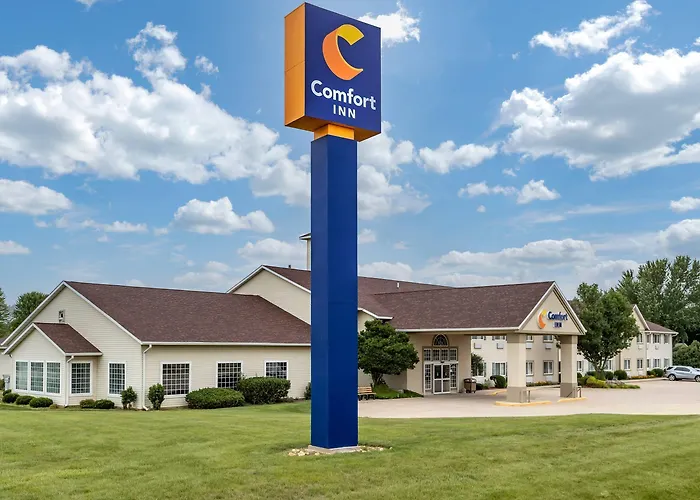 Comfort Inn Dyersville Near The Field Of Dreams