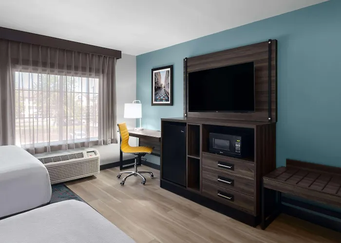 La Quinta By Wyndham Greensboro Nc