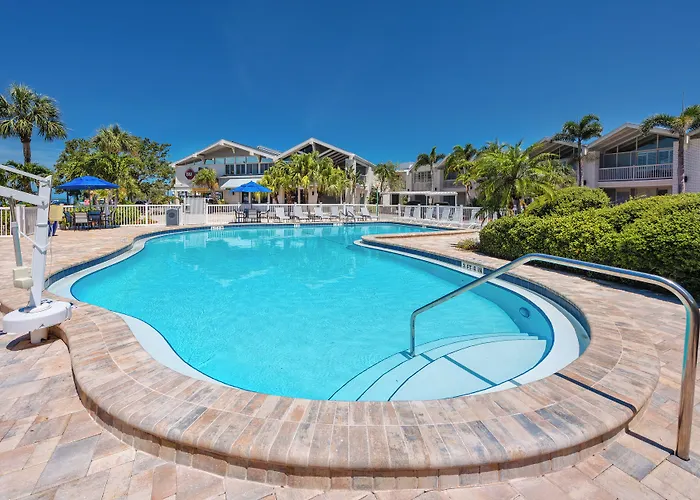 Best Western Plus Yacht Harbor Inn