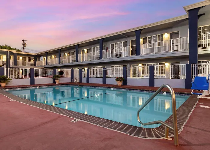 Best Western Orange Plaza