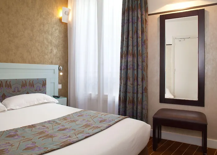 Hotel Eiffel Seine
