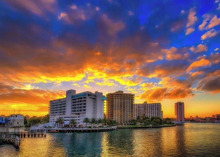 Waterstone Resort & Marina Boca Raton, Curio Collection By Hilton