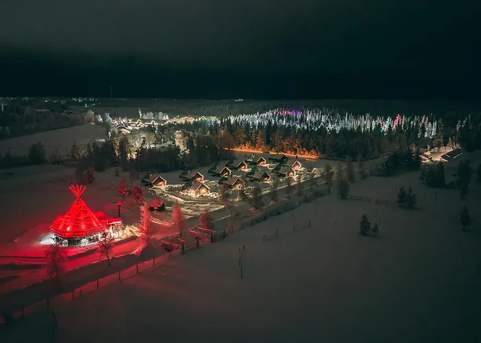 Aurora Pyramid Glass Igloos