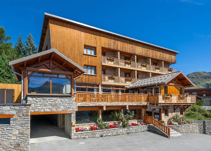 Hotels Les Catrems & Le Montagnou