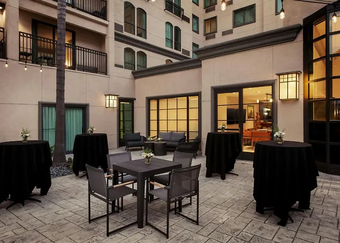 Courtyard By Marriott Los Angeles Pasadena Old Town