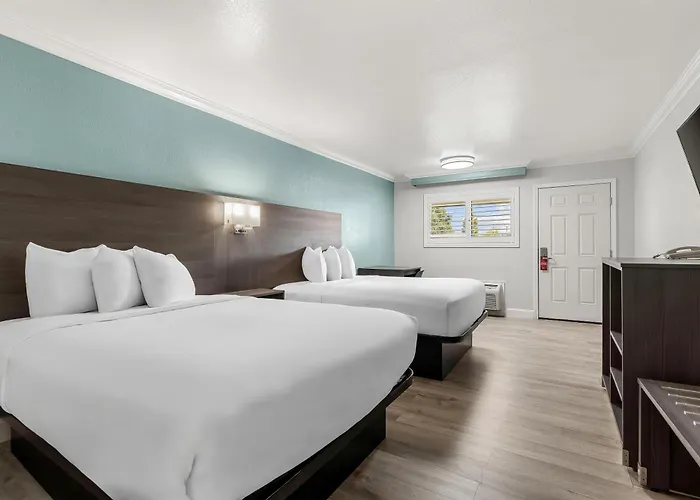Red Lion Inn & Suites Lemoore