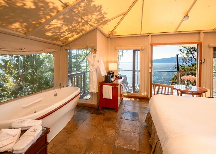 Rockwater Secret Cove Resort
