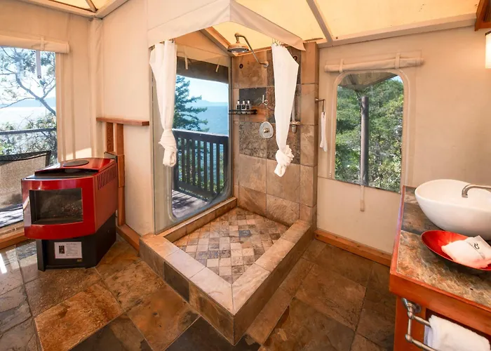 Rockwater Secret Cove Resort