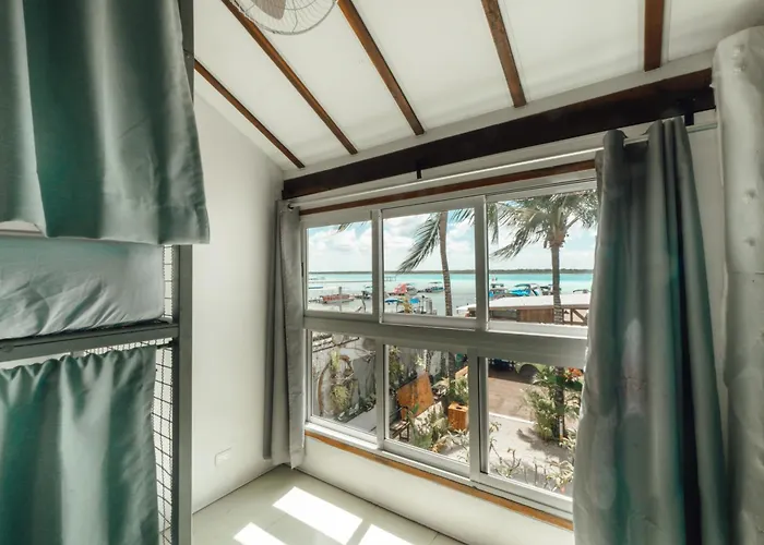 The Yak Lake House Hostal Bacalar Front Lagoon - Adults Only