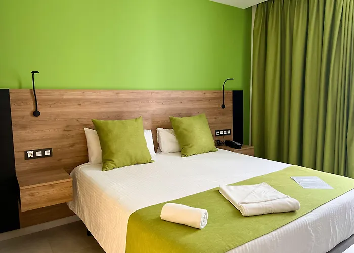 Hotel Mg Poniente