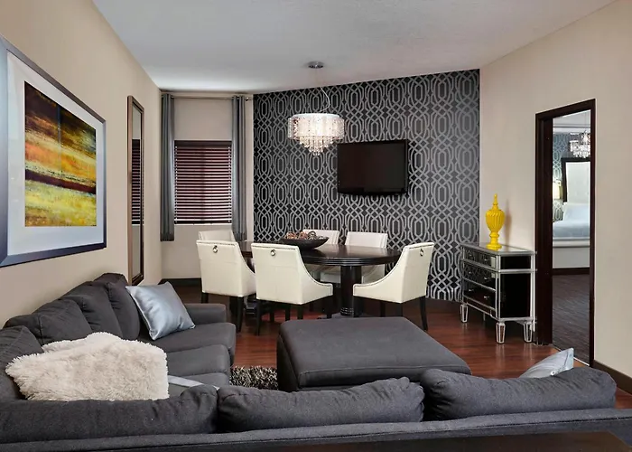 Four Points By Sheraton Hotel & Suites Calgary West