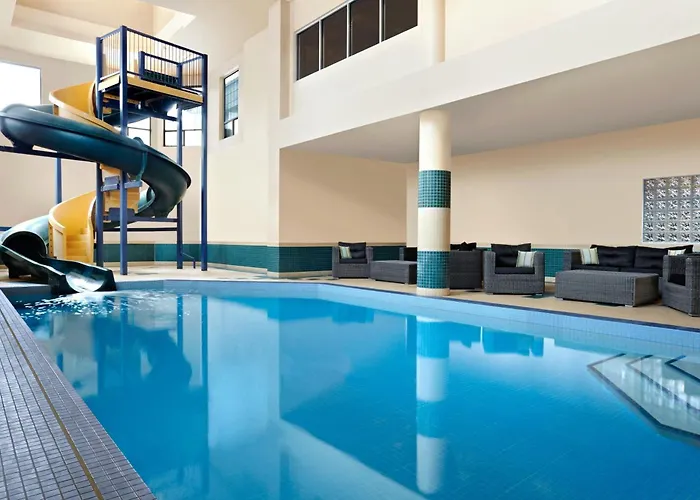 Four Points By Sheraton Hotel & Suites Calgary West