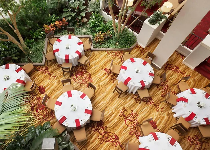 Hilton Fort Wayne At The Grand Wayne Convention Center (Adults Only)