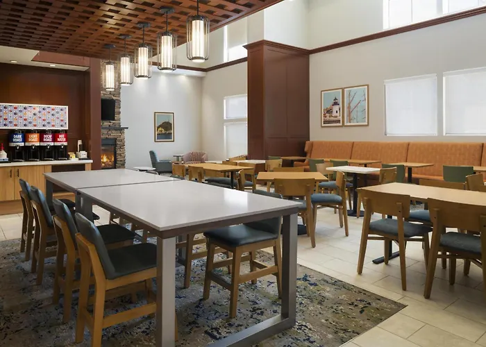 Hampton Inn & Suites Mystic