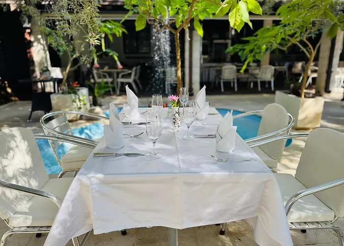 Hotel Sanja Former Oliva