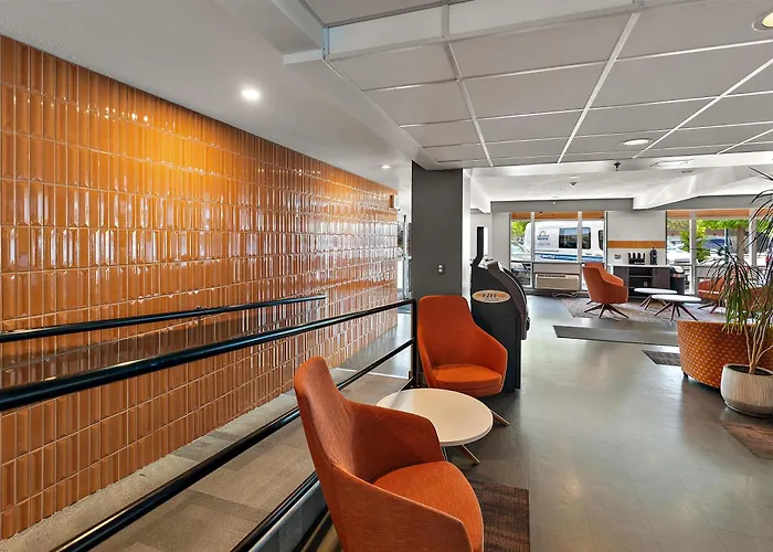 Days Inn By Wyndham Victoria Airport Sidney