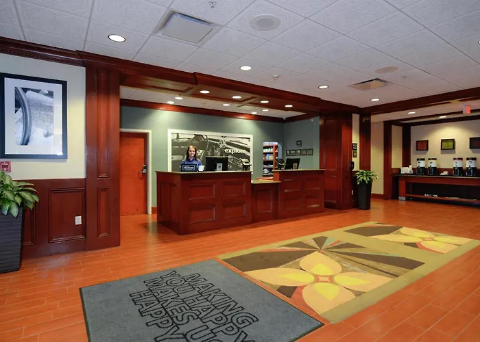 Hampton Inn & Suites Detroit/Chesterfield