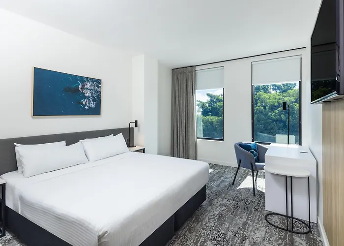 Oaks Cairns Hotel