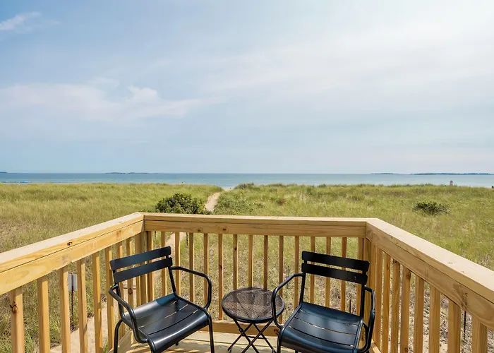 Waves Oceanfront Resort