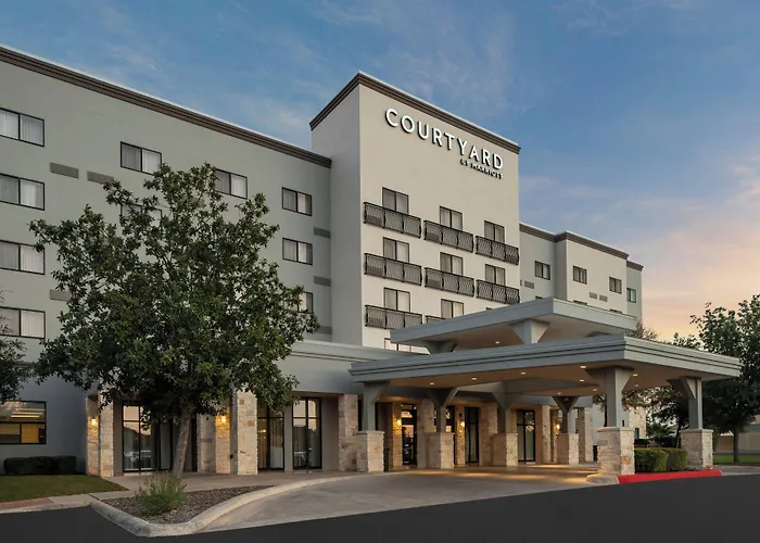 Courtyard By Marriott San Antonio Six Flags At The Rim