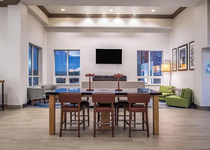 Holiday Inn Express Mystic By Ihg