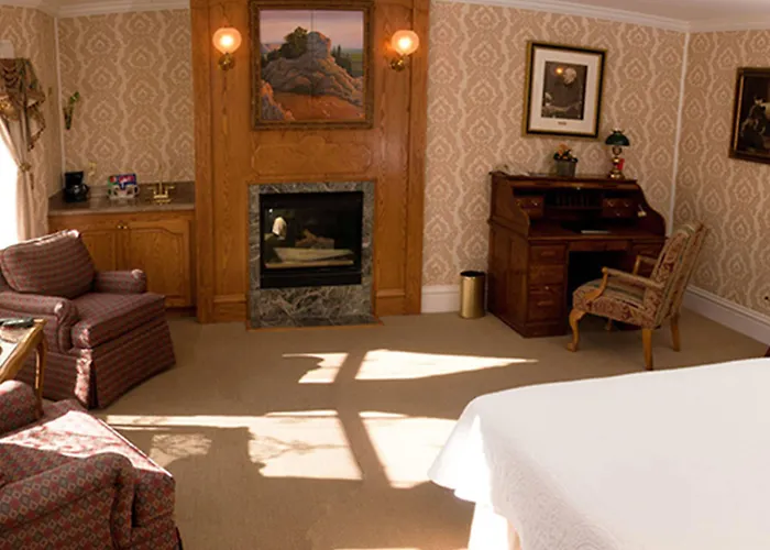 Cliff House At Pikes Peak