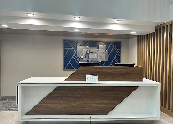 Holiday Inn Express Hotel & Suites West Chester By Ihg