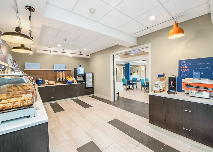 Holiday Inn Express - Delafield By Ihg