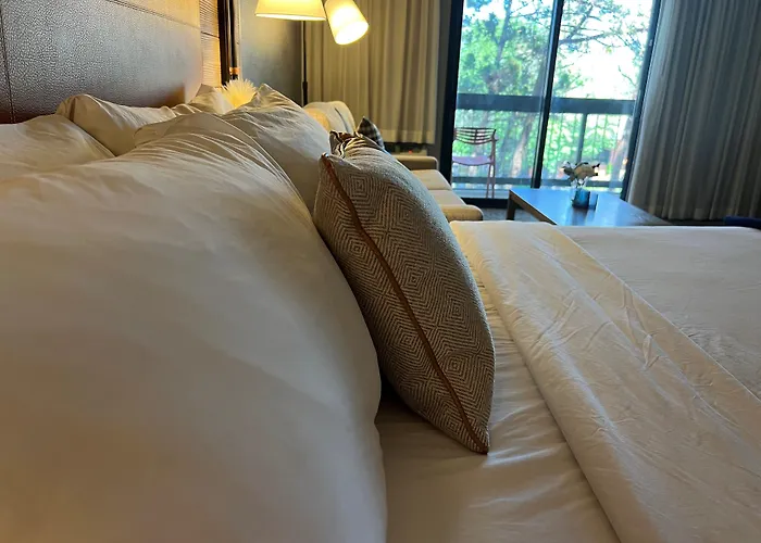 Riverhouse Lodge