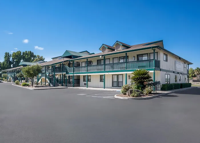 Red Lion Inn & Suites Lemoore