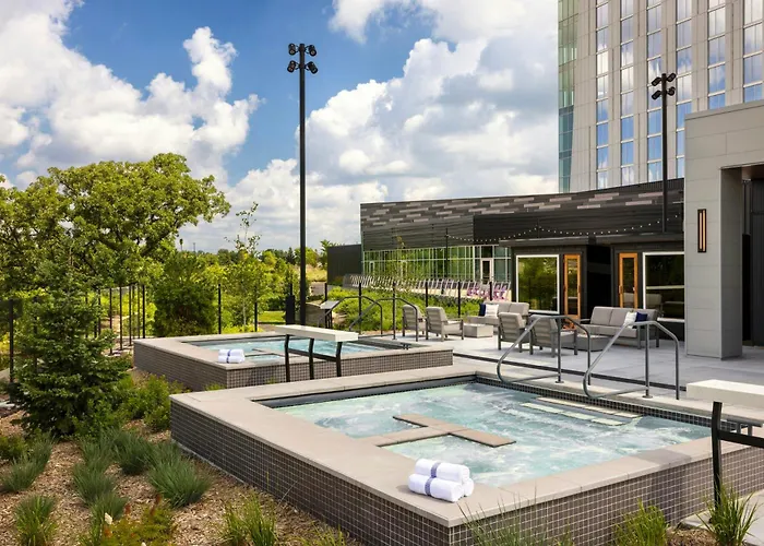 Omni Viking Lakes
