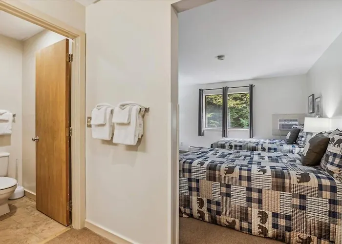 Cedarbrook Junior Suite 21820