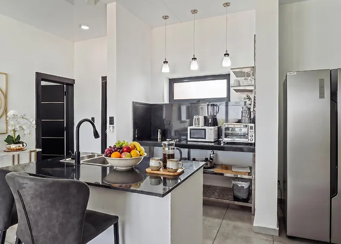 Instyle Residences At Rizz Suites