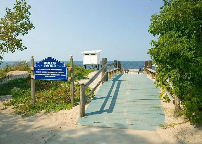 Brennan Beach Lakeview Park Model 1