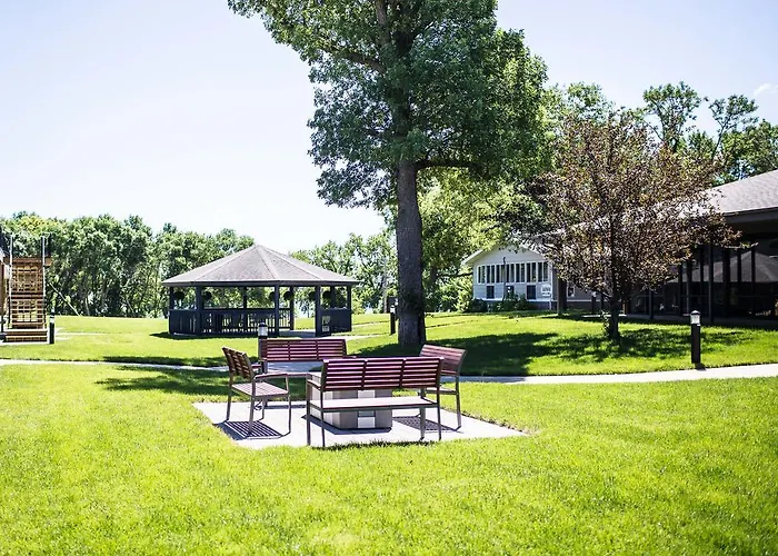 Okoboji Commons Hotel